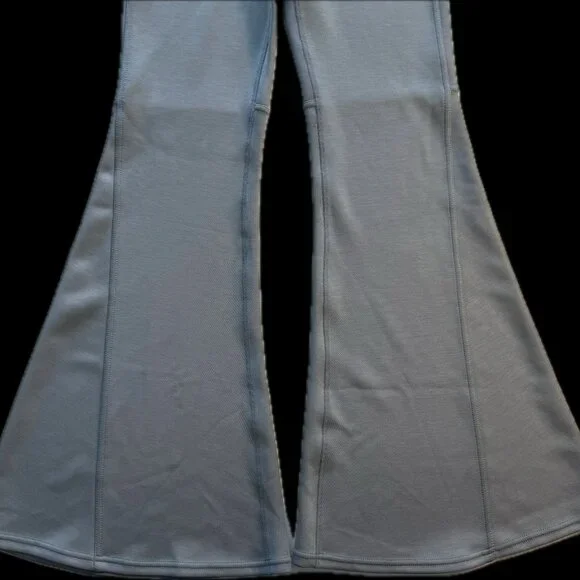 Free People Movement Light Heart Pant - Size 4 - Picture 8 of 11